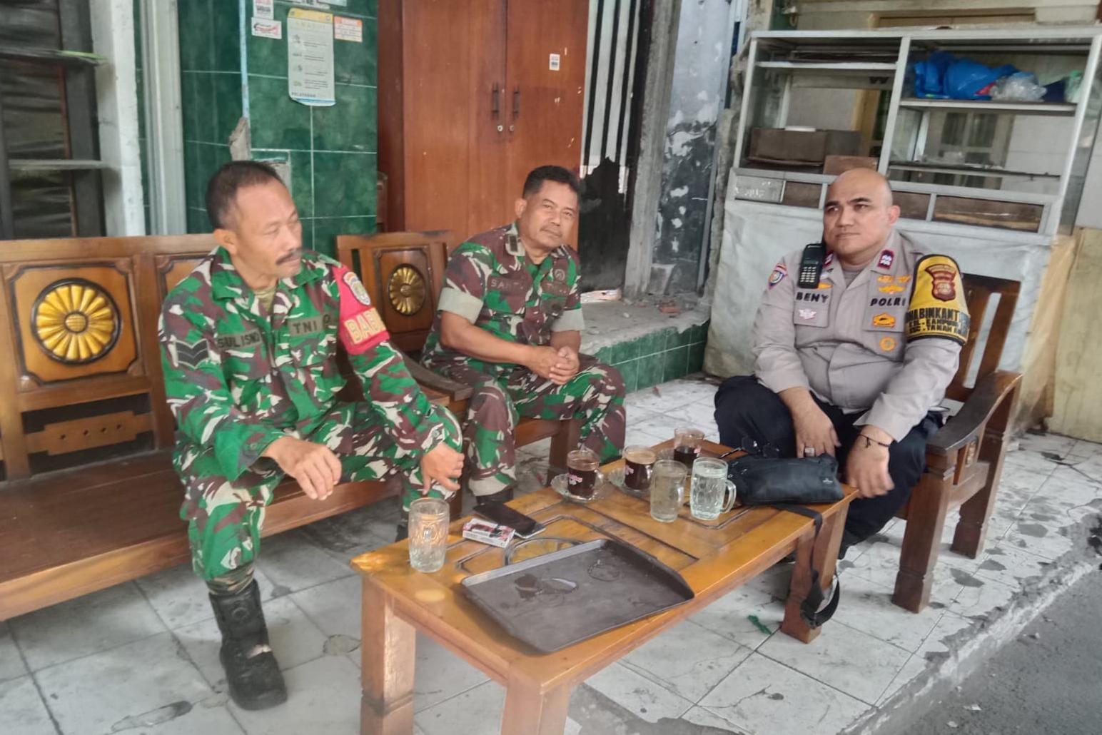 Sinergi TNI-Polri, Bhabinkamtibmas dan Babinsa Kampung Bali Koordinasikan Antisipasi Gangguan Kamtibmas