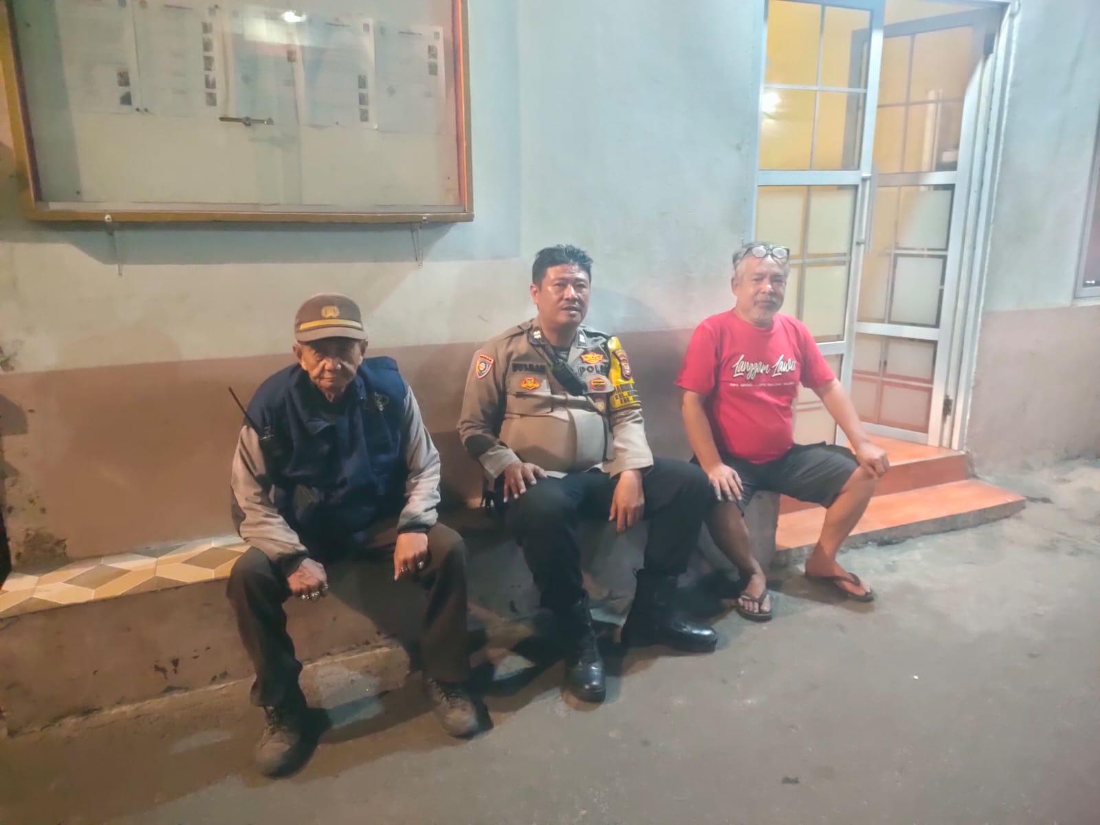 Dini Hari, Bhabinkamtibmas Cek Keamanan RW 10 Kebon Sirih