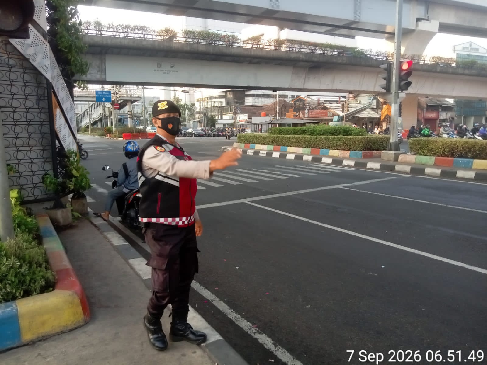 Polsek Senen Gatur Lalin di Sejumlah Titik, Antisipasi Kemacetan dan Gangguan Kamtibmas