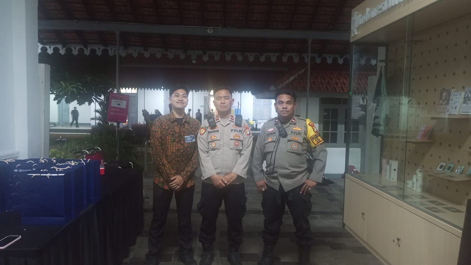 Polsek Senen Terjunkan Personil Pengamanan Acara Cultural Dinner 70 Tahun AFS di Museum Kebangkitan Nasional