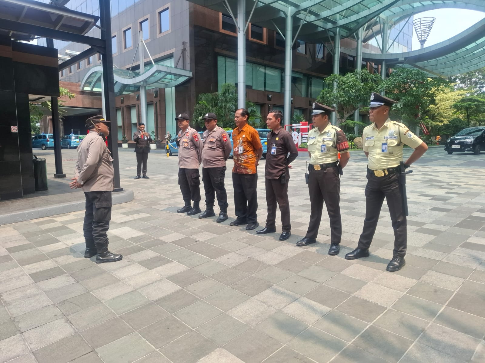 Jelang Aksi Unjuk Rasa, Polsek Tanah Abang Bersama Pamdal Siapkan Pengamanan di Kantor BRI