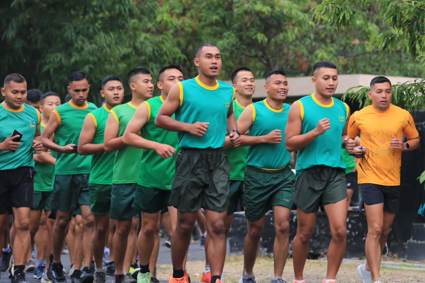 Prajurit Brigif 13/GR Tingkatkan Kebugaran Melalui Lari 5 KM