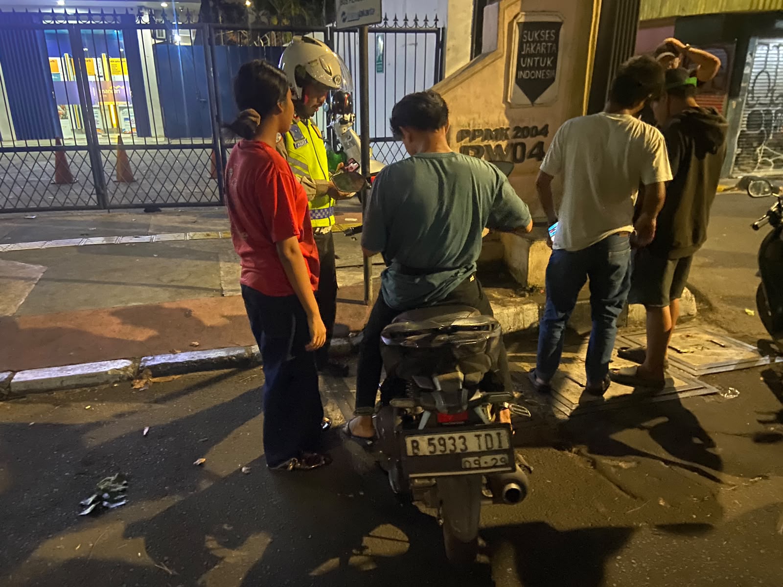 Operasi Kejahatan Jalanan di Senen, Polisi Amankan Pria Bawa Tramadol
