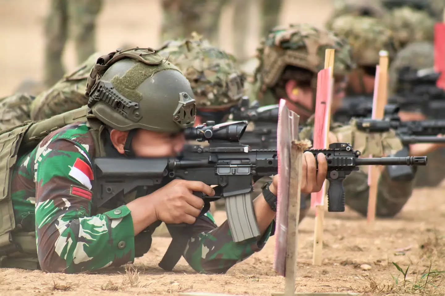 Prajurit Yonif 502/UY Kostrad Tingkatkan Kemampuan Tempur melalui Menembak Lanjutan Latma Super Garuda Shield 2026