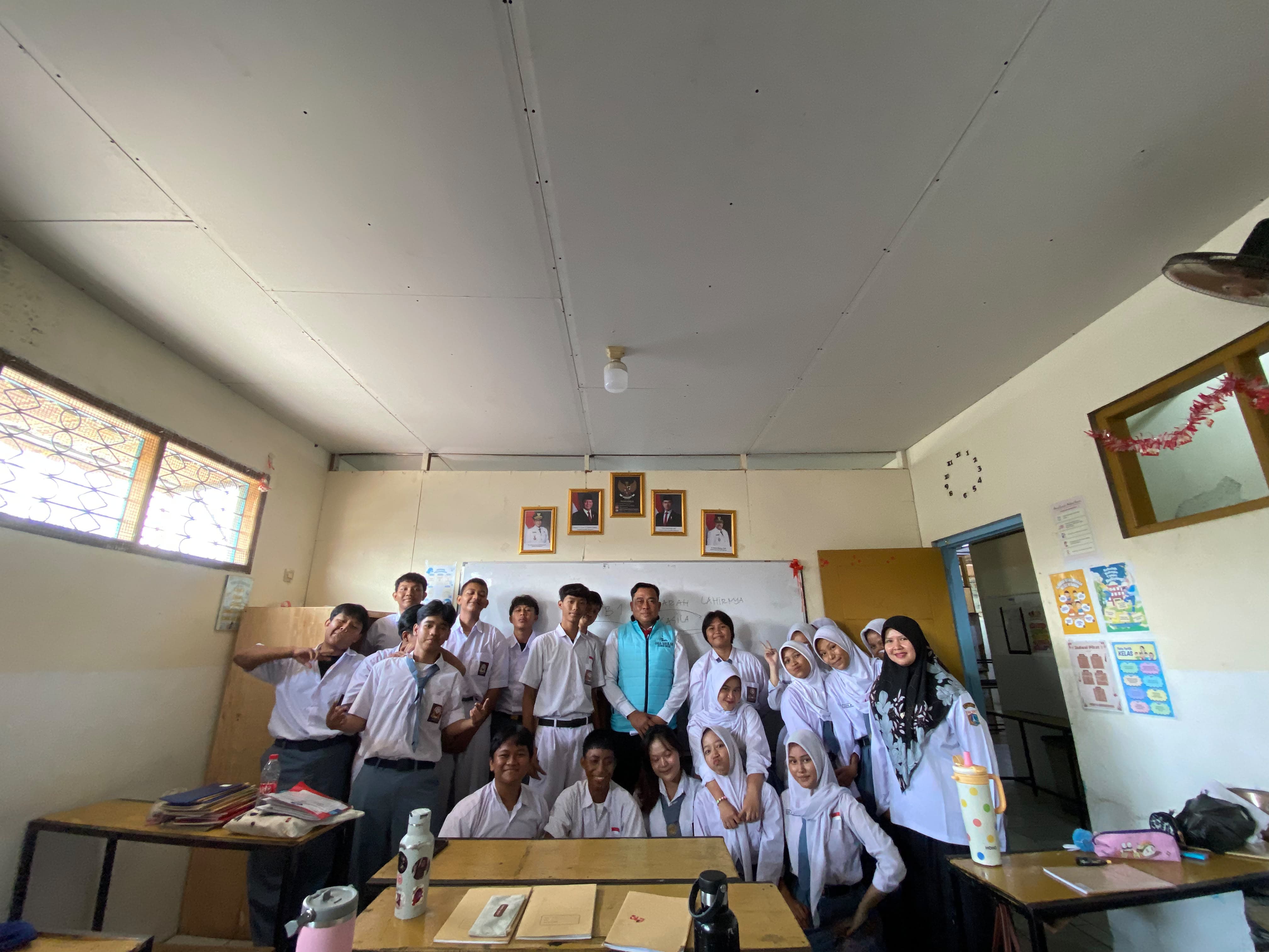 Jaga Sekolah, Polsek Sawah Besar Jadi Bapak Asuh Siswa SMA Triwibawas