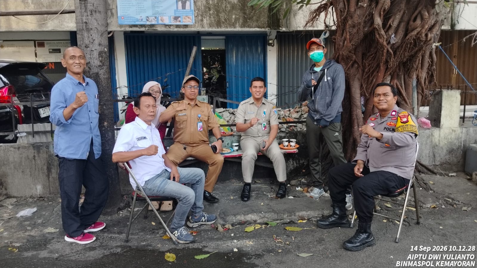 Langkah Kecil Jaga Keamanan, Bhabinkamtibmas Kemayoran Sambangi Warga dan FKDM