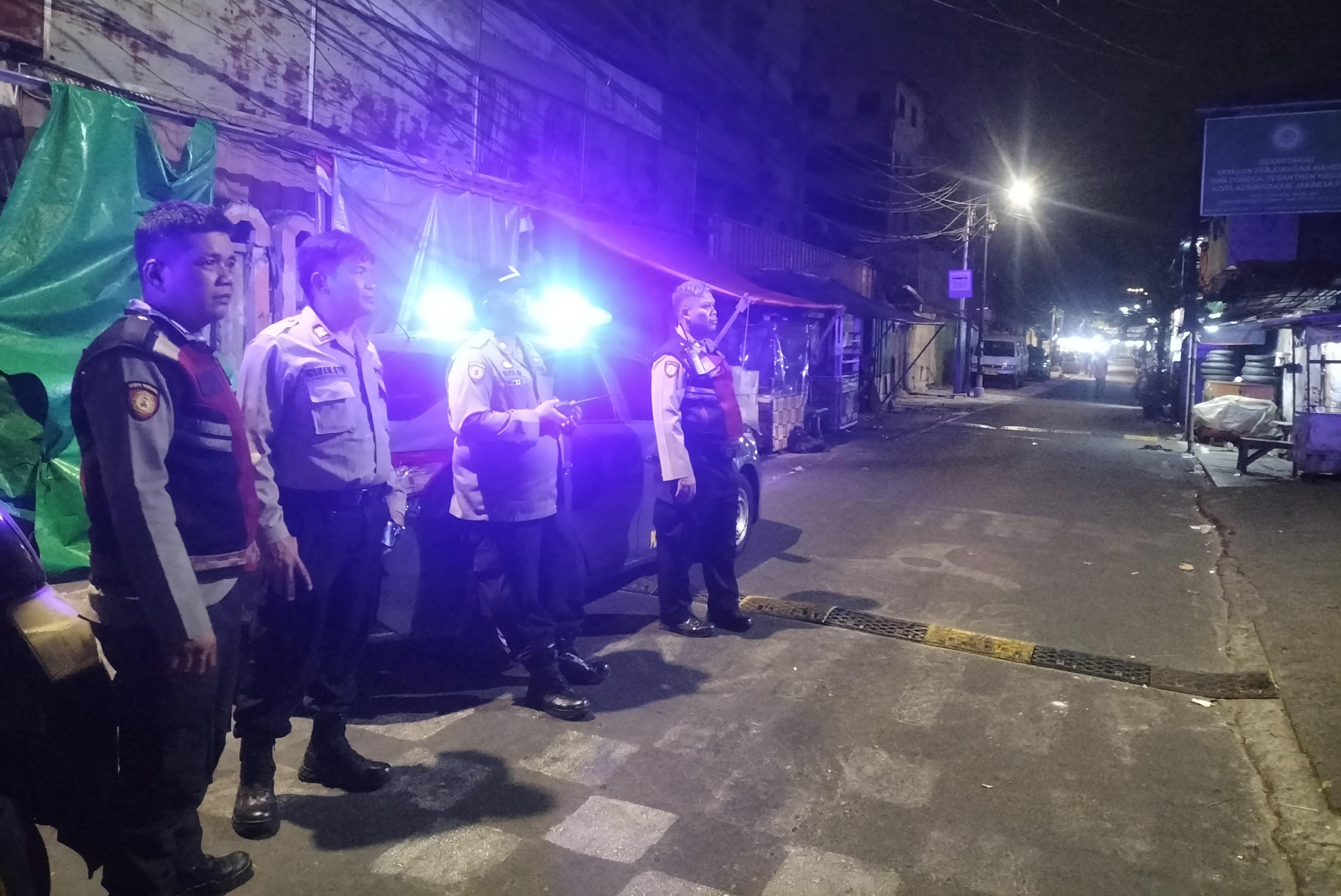 Patroli Blue Light Sasar Rusun Karang Anyar, Cegah Tawuran Jelang Subuh