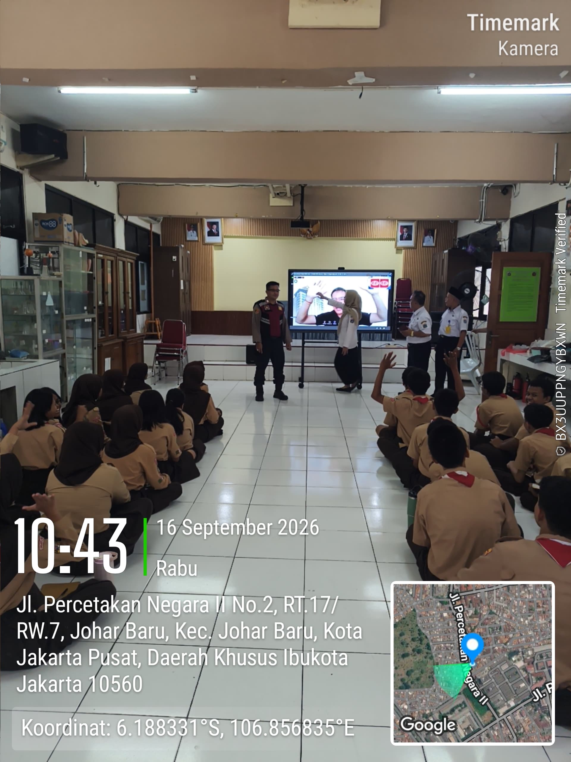 Bapak Asuh Siswa Sambangi SMPN 76, Pelajar Diingatkan Jauhi Tawuran dan Narkoba