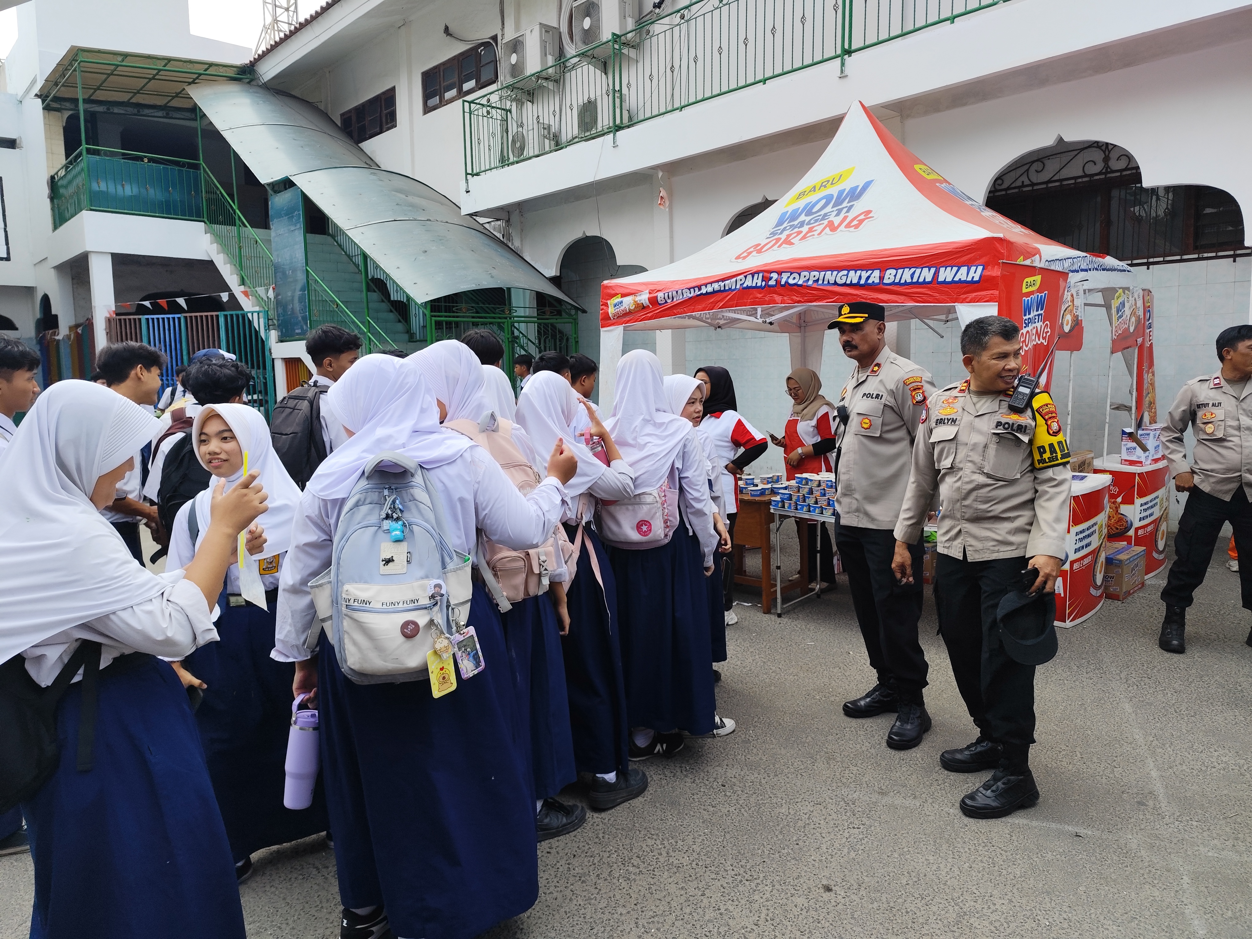 Kapolsek Johar Baru Perkuat Program Bapak Asuh, Pelajar Diajak Fokus Belajar dan Kegiatan Positif