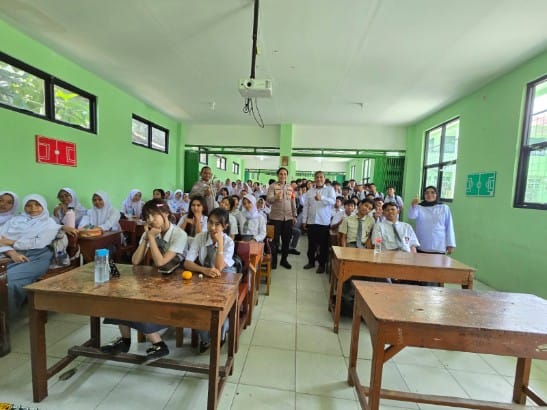 Jelang Pulang Sekolah, Polisi Sampaikan Pesan Kamtibmas kepada Pelajar