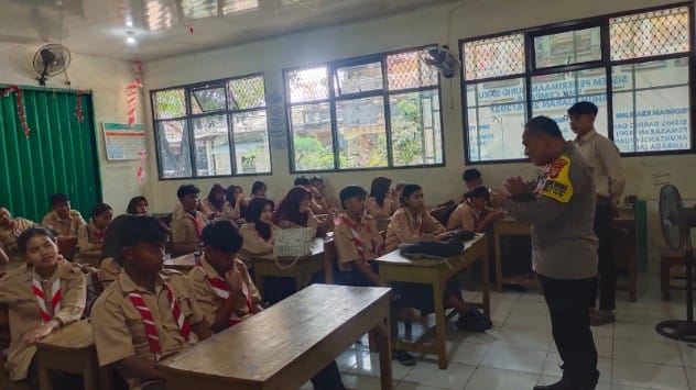 Jadi Bapak Asuh Siswa, Polisi Sambangi SMK Cempaka Perkuat Pembinaan Kamtibmas