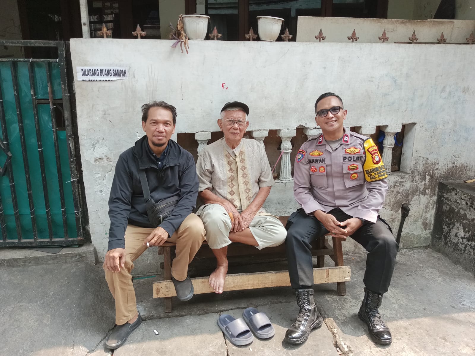 Bukan Sekadar Patroli, Polisi Bangun Komunikasi Keamanan Bersama Warga Kampung Rawa