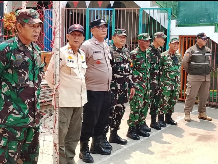 Bapak Asuh Turun Langsung, Kapolsek Johar Baru Beri Bimbingan Siswa SMP Al Jihad