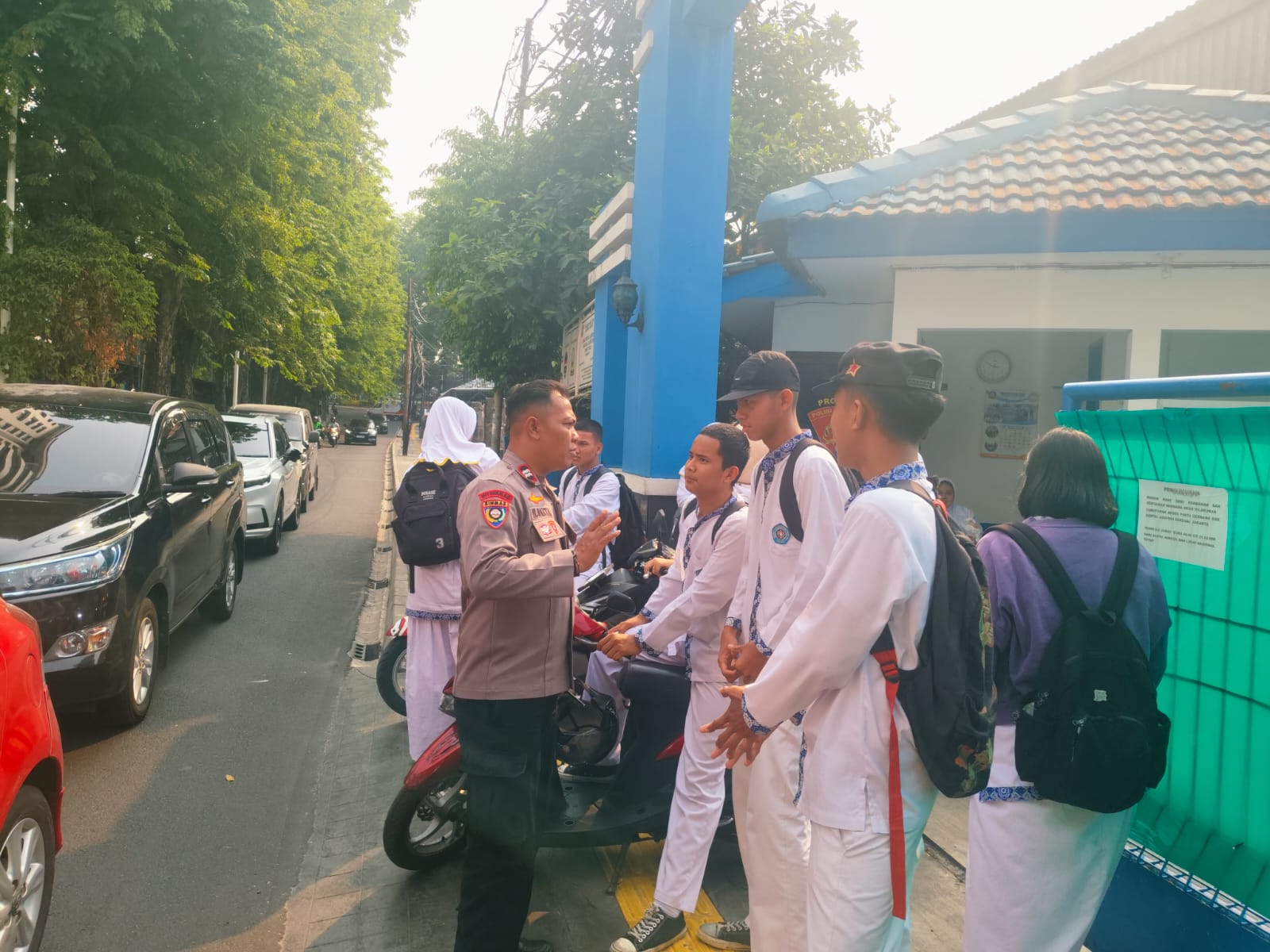 Bhabinkamtibmas Bendungan Hilir Sambangi Sekolah SMK Dental Asisten Sekesal Hang Tuah Jakarta, Ajak Pelajar Jaga Kamtibmas