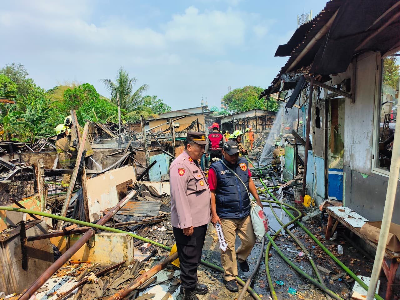 Kebakaran Rumah di Ujung Menteng, Api Merembet ke 15 Rumah Kontrakan
