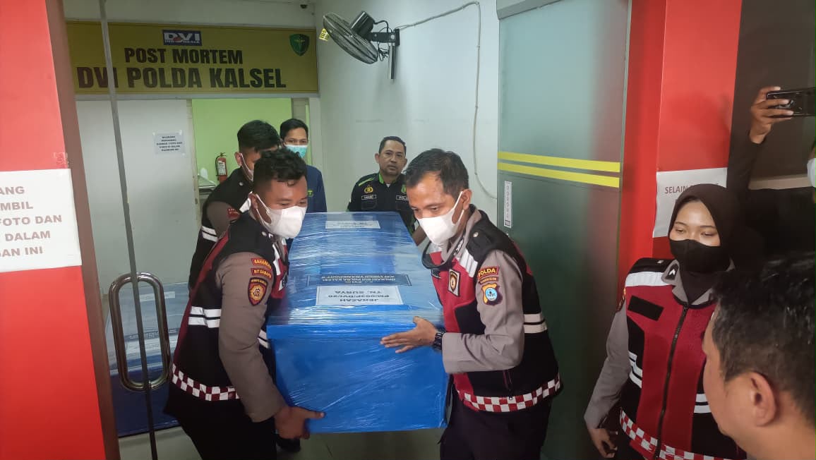 DVI POLRI BERHASIL IDENTIFIKASI 9 KORBAN KM VIRGO TRANSPORT 8, SELURUHNYA TELAH DISERAHKAN KEPADA KELUARGA