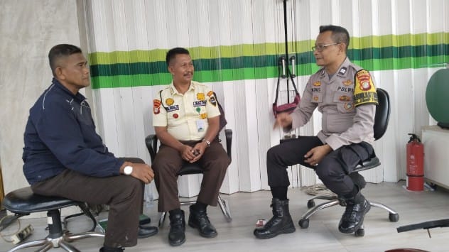 Hari Libur, Polisi Sambangi Satpam Pegadaian dan Ingatkan Pentingnya Kewaspadaan