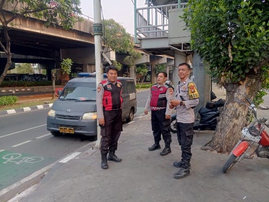 Jaga Keamanan Aktivitas Warga, Polsek Cempaka Putih Gelar Patroli Siang Hari