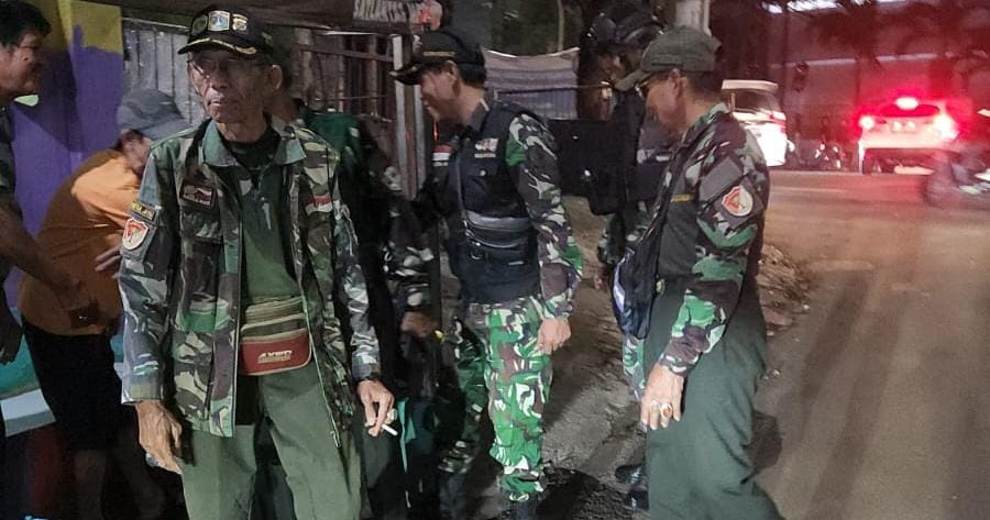 Koramil 03/Ps.Rebo-Ciracas Bersama Komduk Gelar Patroli Siskamling, Wujudkan Kamtibmas Aman dan Kondusif