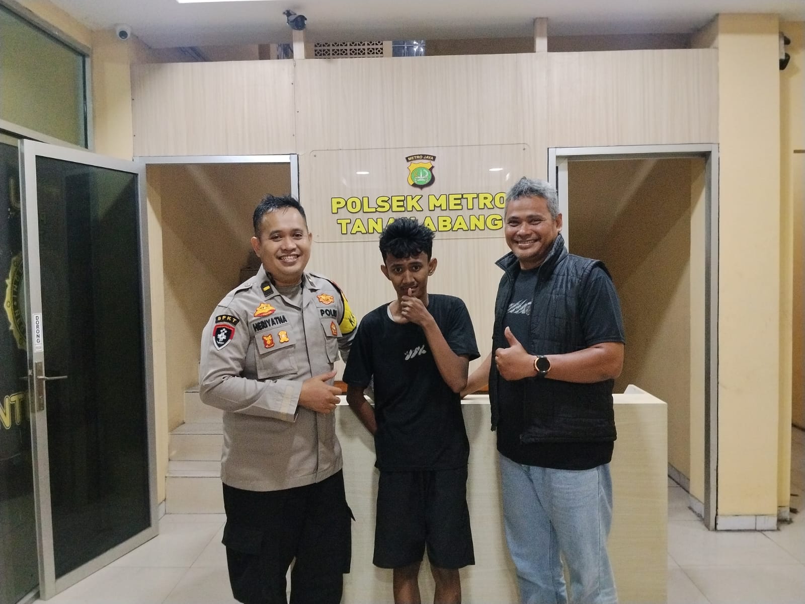 Polsek Metro Tanah Abang Bantu Warga Berkebutuhan Khusus Kembali ke Pelukan Keluarga