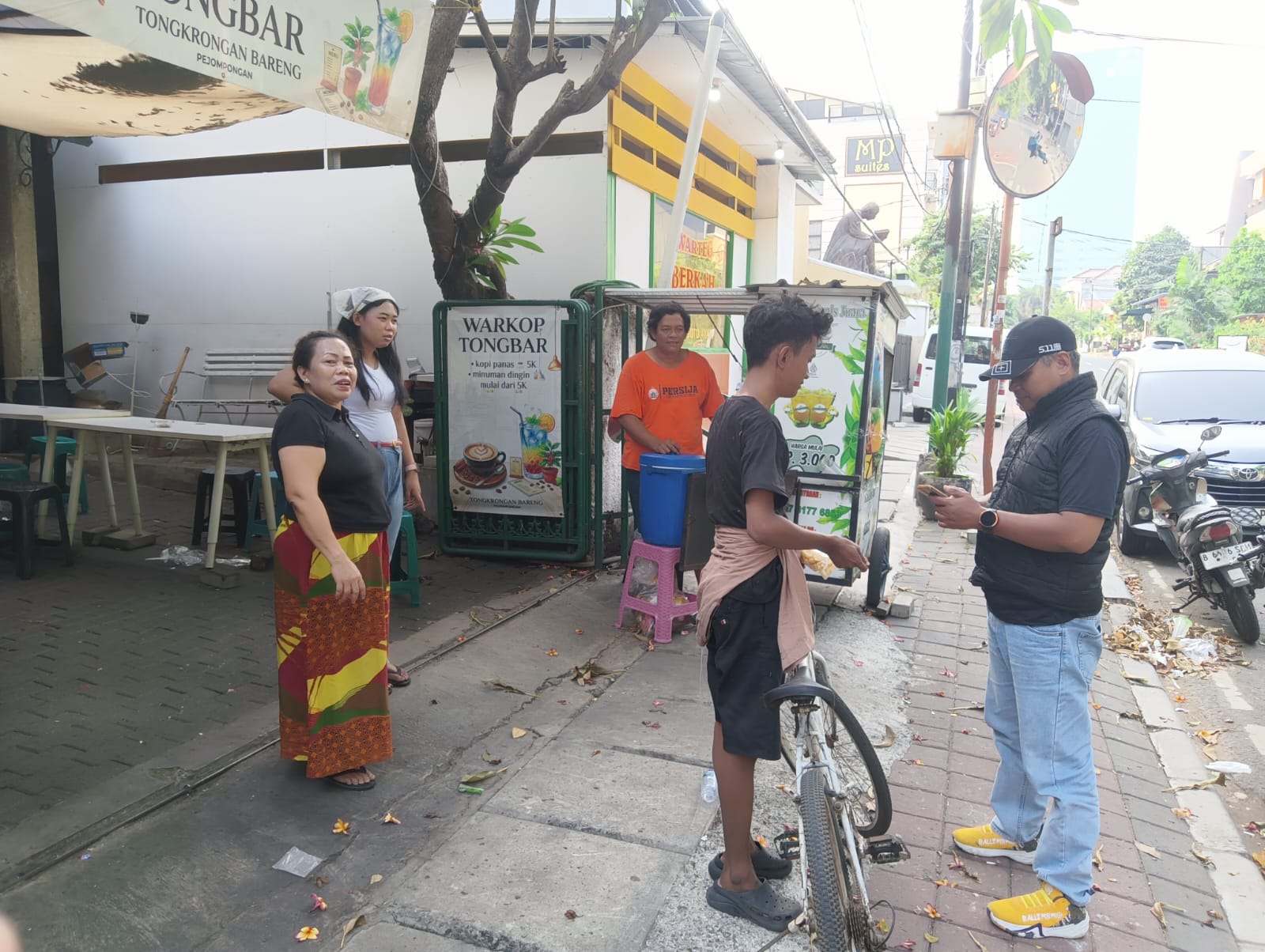 Polsek Metro Tanah Abang Bantu Temukan Warga Berkebutuhan Khusus yang Terpisah dari Rombongan Saat CFD