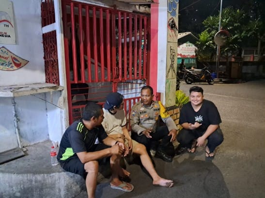 Bhabinkamtibmas Rawasari Ingatkan Petugas Satkamling Waspadai Kejahatan dan Kebakaran