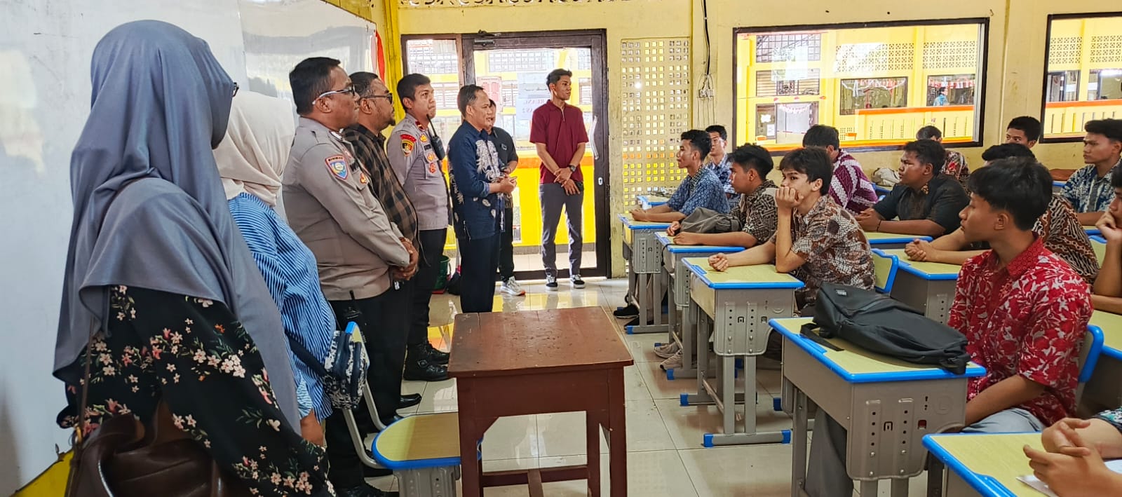Jaga Masa Depan Generasi Muda, Bapak Asuh Polri Turun Langsung Membina Pelajar SMK Poncol