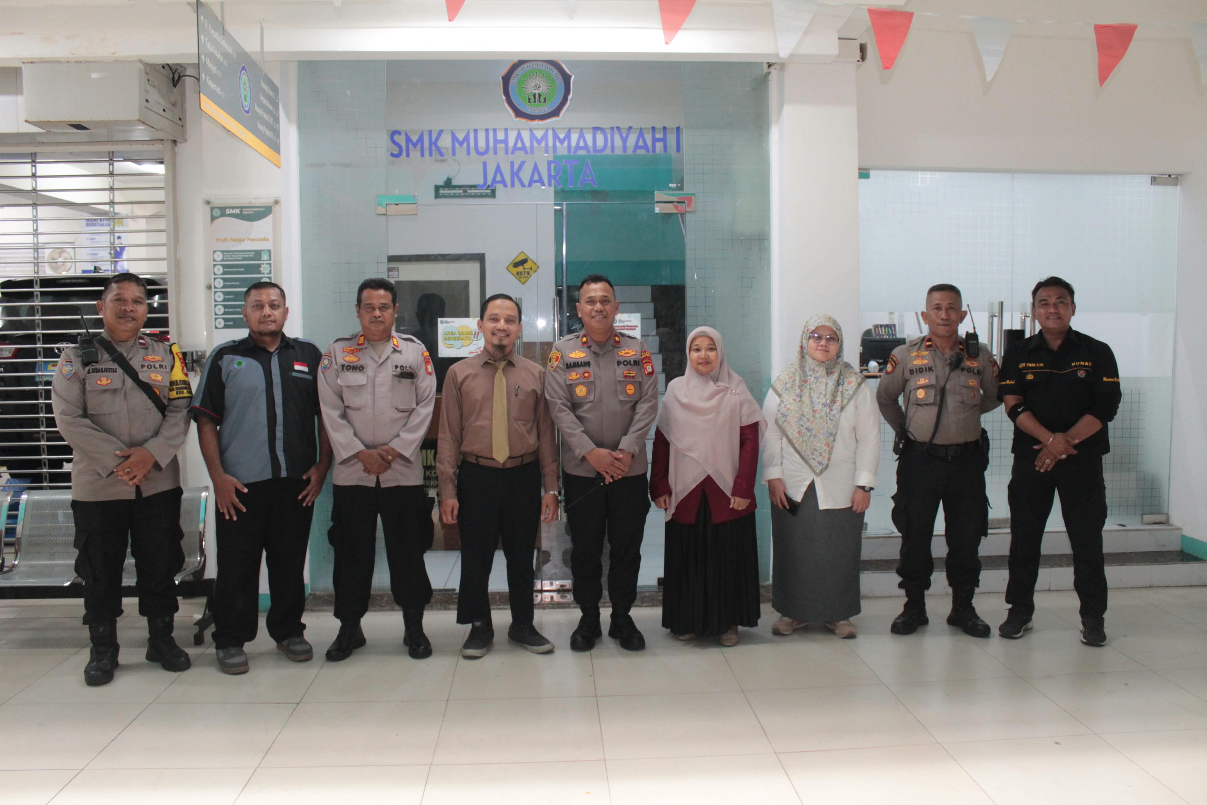 Sinergi Kapolsek Kemayoran dan Guru, Bapak Asuh Polri Jadi Upaya Cegah Kenakalan Remaja