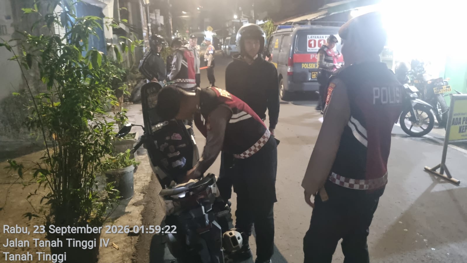 Gelar Razia Stasioner Dini Hari Polsek Johar Baru, Sasar Begal, Narkoba dan Kejahatan Jalanan