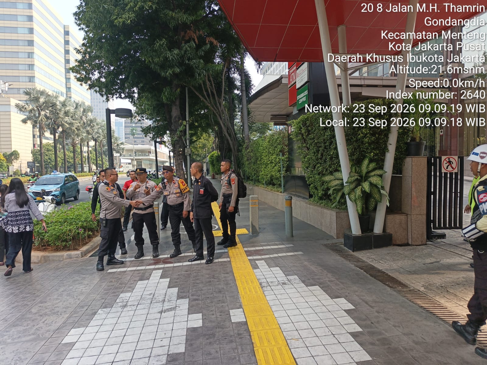 Kapolsek Metro Menteng Pimpin Kesiapan Pengamanan Aksi di Sinarmas Land Plaza