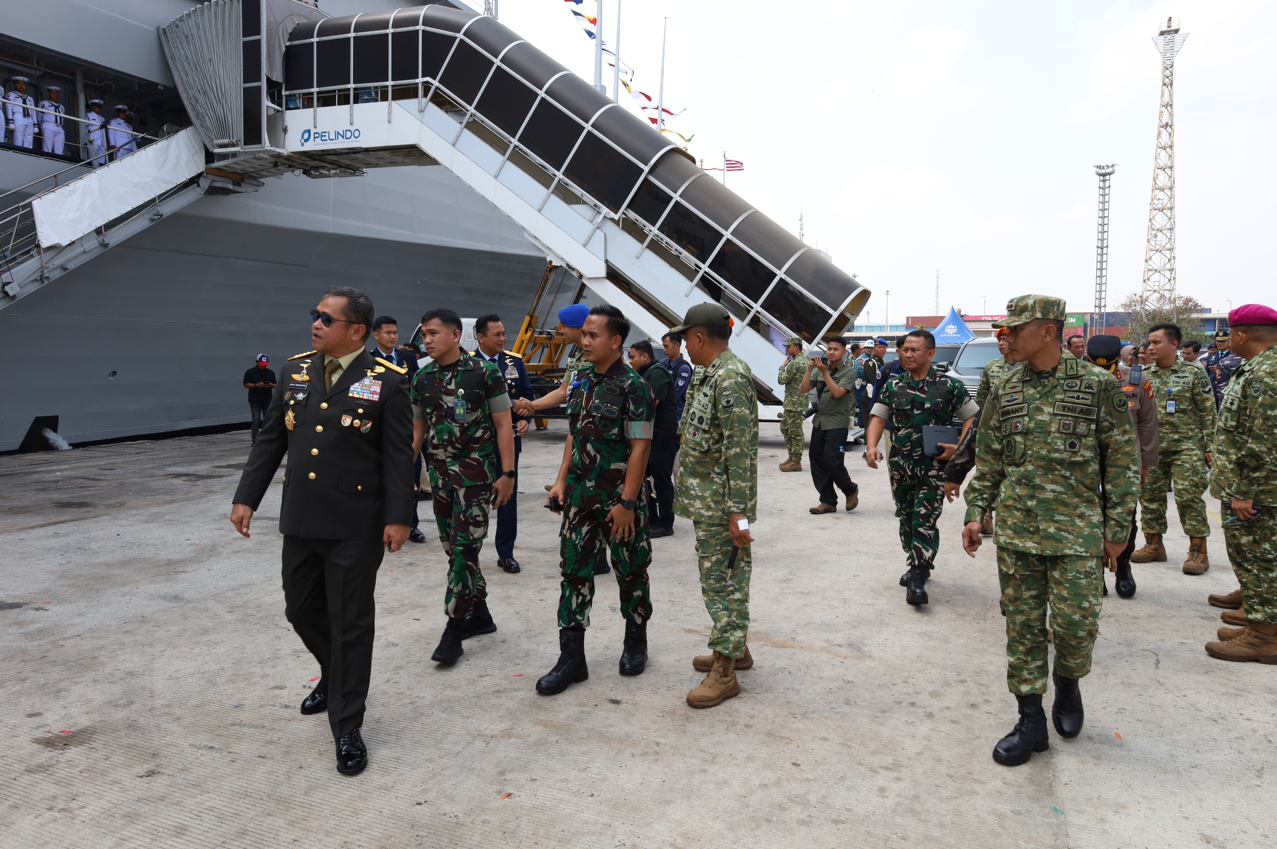 Panglima TNI Resmikan KRI Sriwijaya-100, Kapal Induk Pertama TNI Angkatan Laut