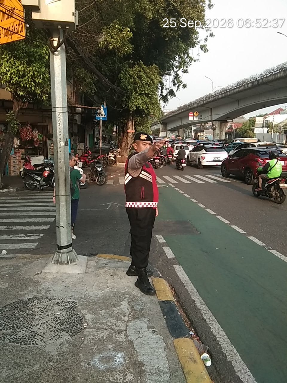 Pagi Hari, Polsek Johar Baru Atur Lalu Lintas di TL Galur Antisipasi 3C