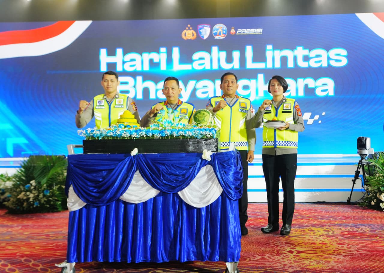 Kapolri Luncurkan STNK Digital dan Pembayaran Tilang Terintegrasi