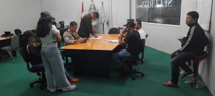 Respons Cepat Layanan Polisi 110, Polsek Cempaka Putih Tangani Laporan Warga di Parkiran Green Pramuka