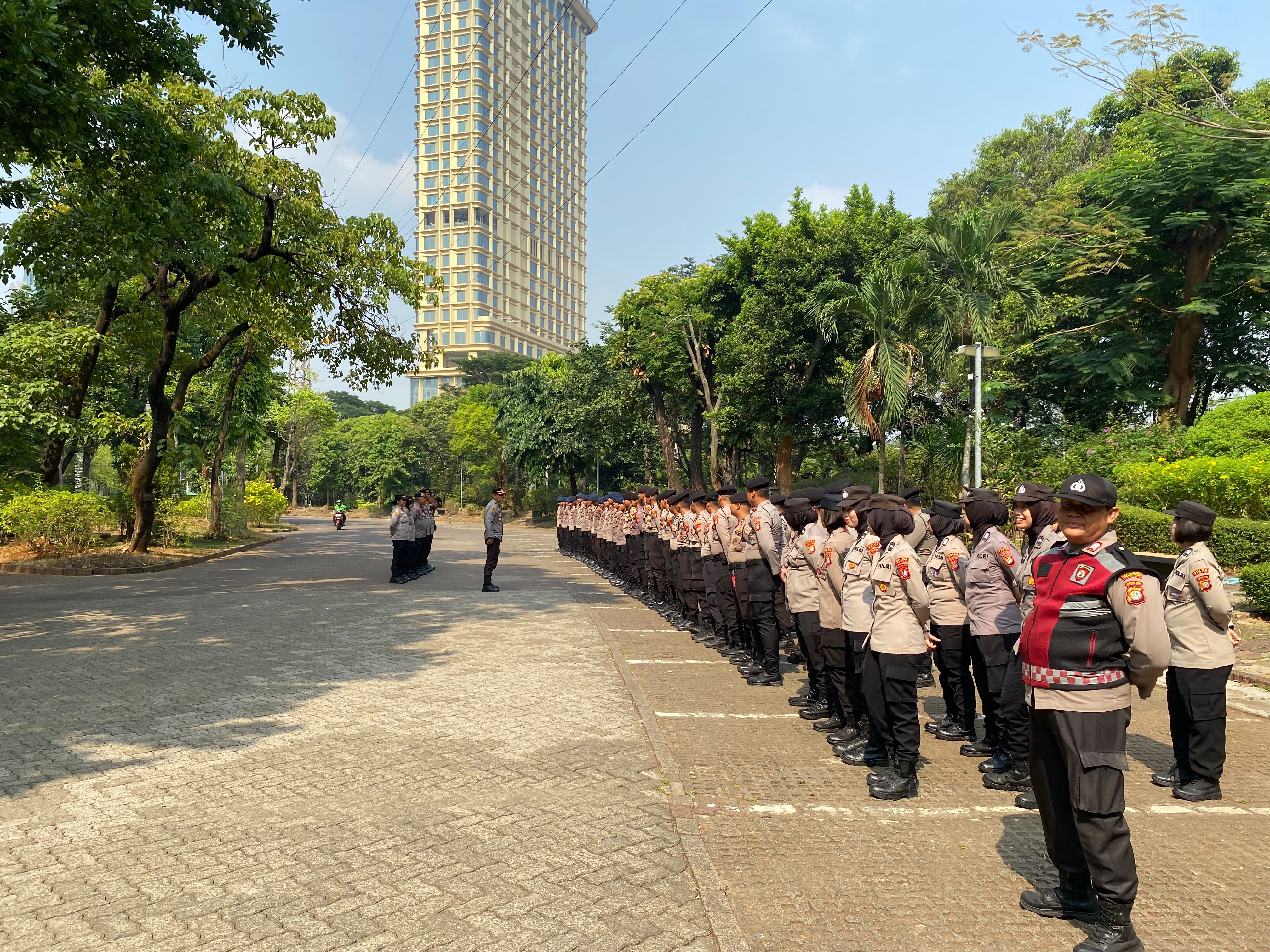 206 Personel Gabungan Siaga Amankan Aksi Unjuk Rasa Di Kementerian Kehutanan RI
