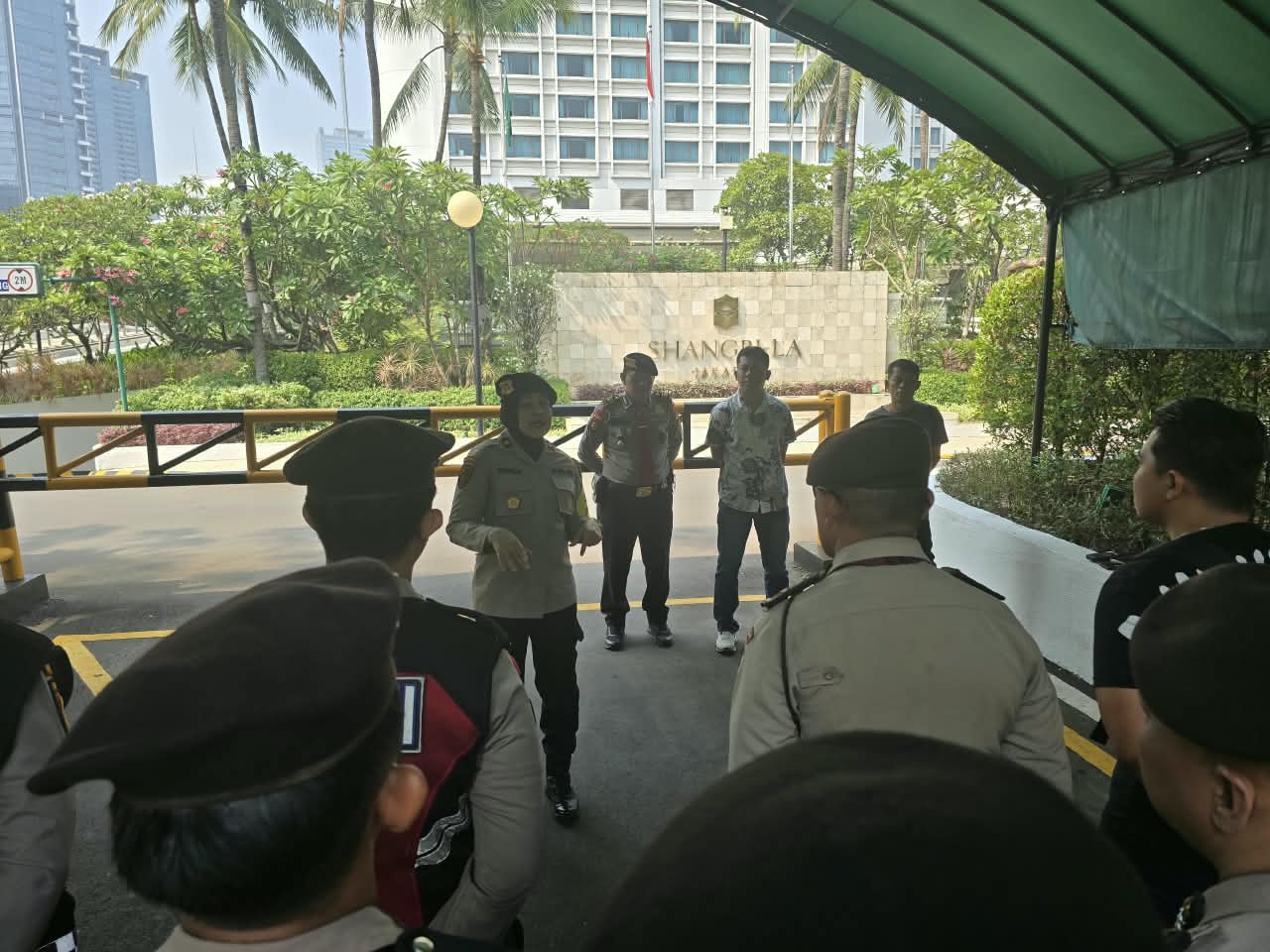 213 Personel Gabungan Siaga Amankan Akomodasi Timnas Bangladesh Di Hotel Shangri-La