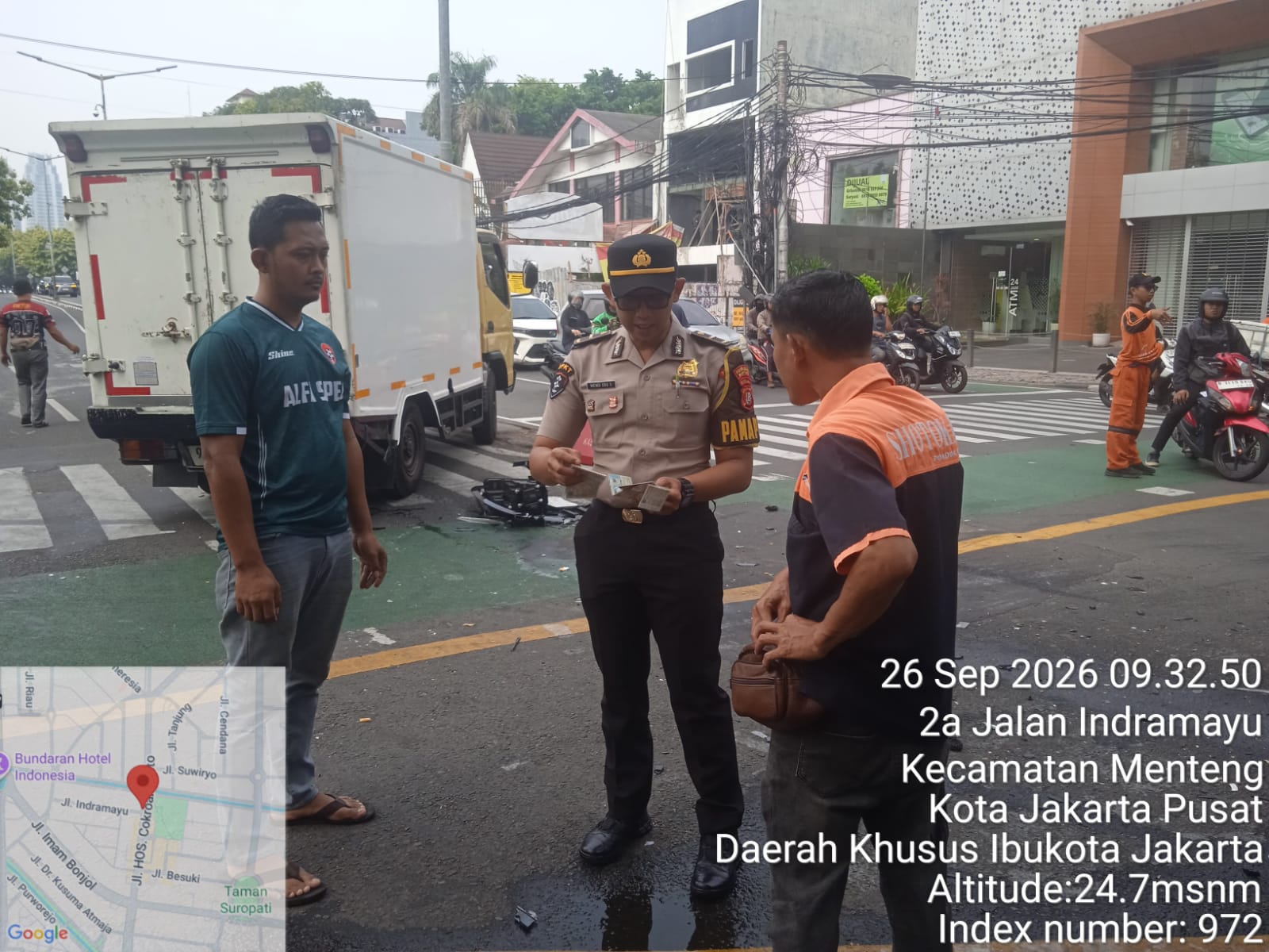Dua Mobil Terlibat Kecelakaan di Gondangdia, Polisi Bergerak Tangani Laporan Warga