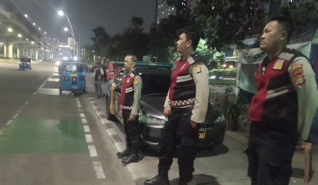 Jaga Kamtibmas Malam Hari, Polsek Cempaka Putih Gelar Strong Point di Jalan Ahmad Yani