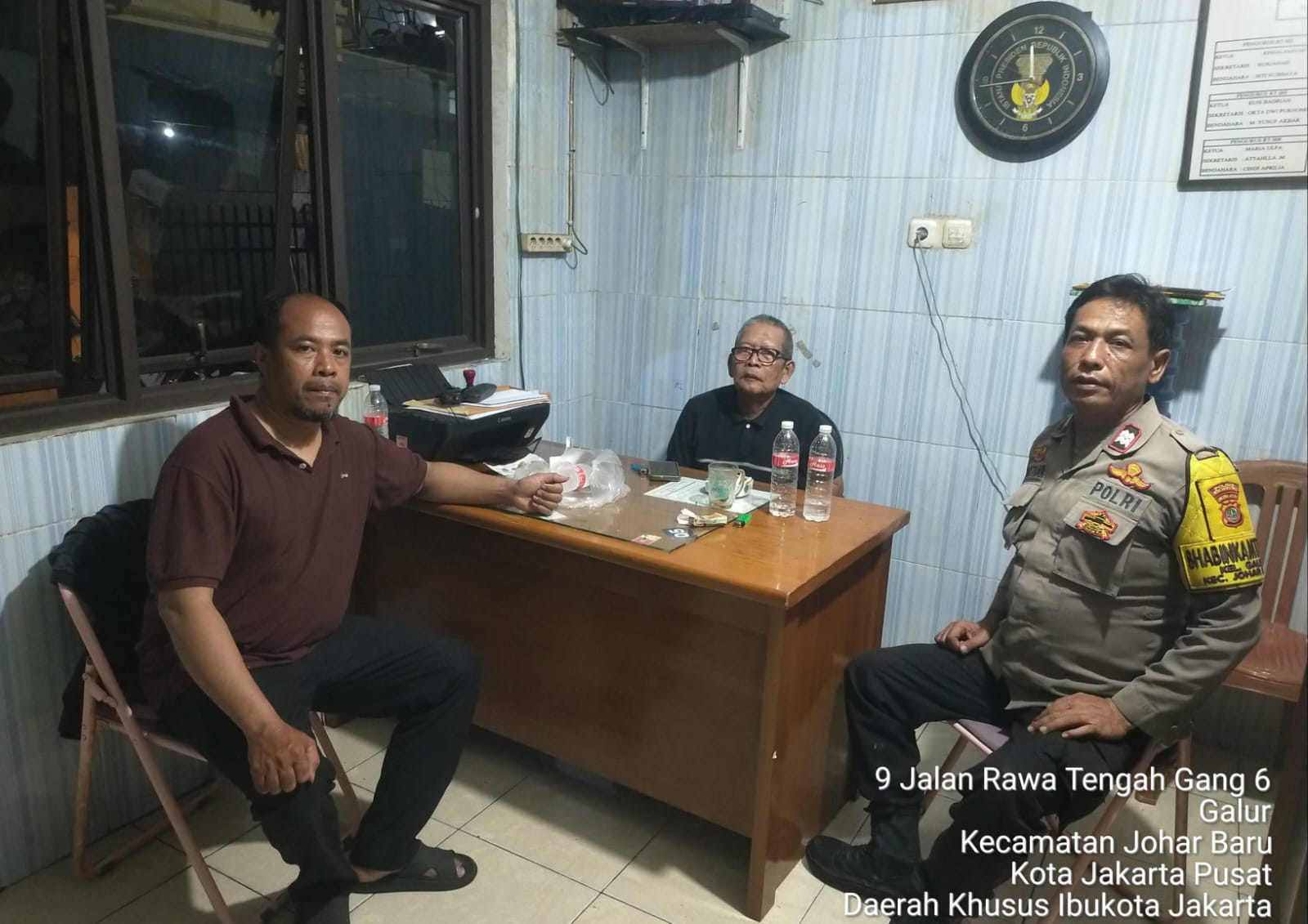 Dini Hari, Polisi Sambangi Pos Kamling RW 06 Galur untuk Perkuat Keamanan Lingkungan