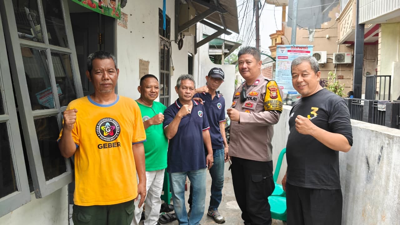 Jaga Jakarta di Kebon Sirih, Bhabinkamtibmas Ajak Warga Perkuat Deteksi Dini
