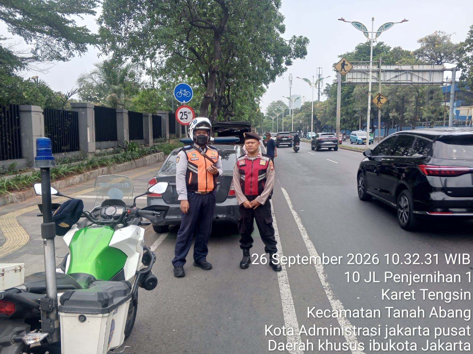 Unit Patroli 1052 Laksanakan Patroli dan Pengaturan Lalin Antisipasi Pemakaman Alm. Guruh Soekarno Putra