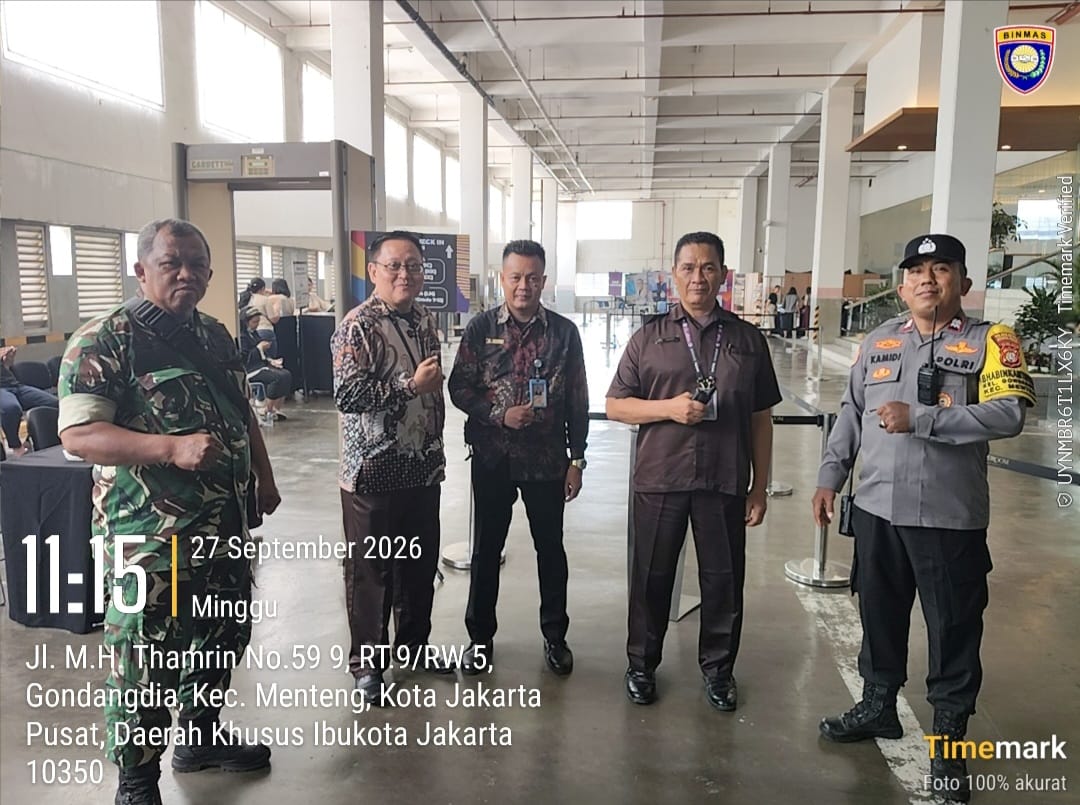 Bhabinkamtibmas Ingatkan Satpam Anex Building Tingkatkan Kewaspadaan Saat Hari Libur