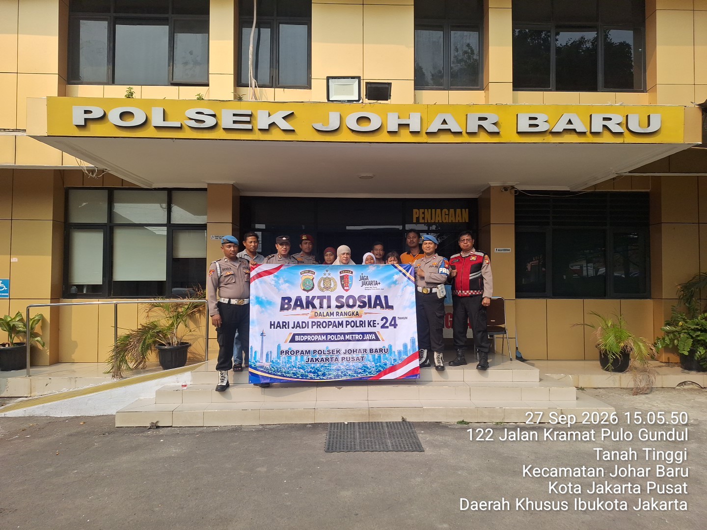 Bakti Sosial Hari Jadi Propam Polri ke-24, Polsek Johar Baru Salurkan 10 Paket Sembako kepada Warga