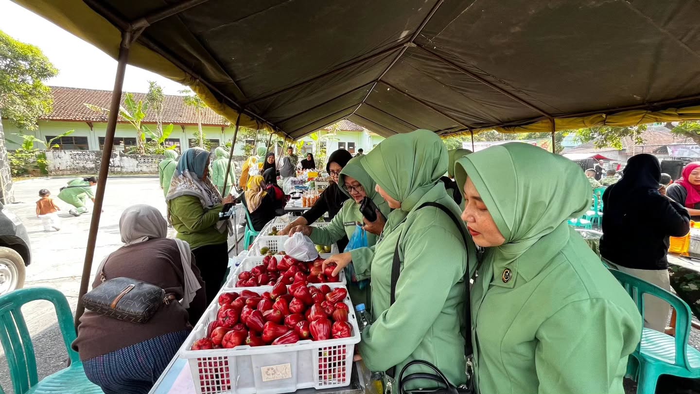 Sambut HUT ke-81 TNI, Brigif 13/Galuh Rahayu Gelar Gebyar Bazar Murah untuk Masyarakat
