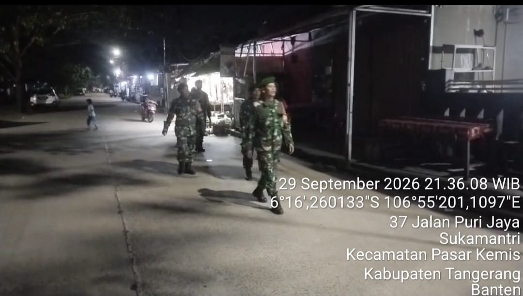 Intensifkan Keamanan Wilayah, Koramil 11/Pasar Kemis Gelar Patroli Jalan Kaki dan Berkendara Maung