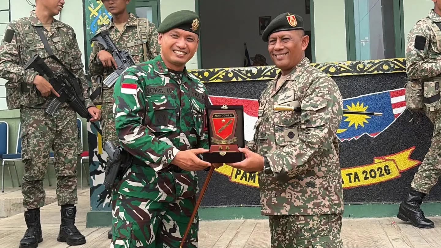 Sinergi Perbatasan RI–Malaysia Diperkuat, Satgas Yonarmed 13/Nanggala Terima Kunjungan Panglima 3 Briged TDM