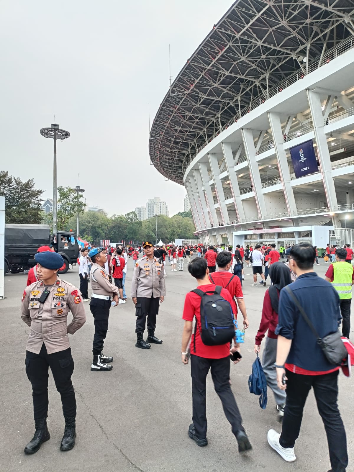 Kapolsek Sawah Besar Beri Pelayanan Dalam laga FIFA ASEAN Cup 2026 di GBK
