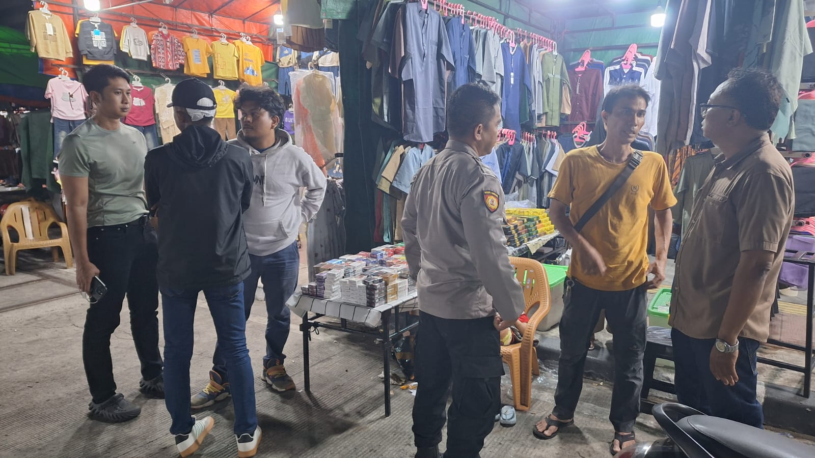 Respons Cepat Polsek Sawah Besar, Atas Aduan Melalui 110″ Polisi Cek Dugaan Perdagangan Rokok Ilegal