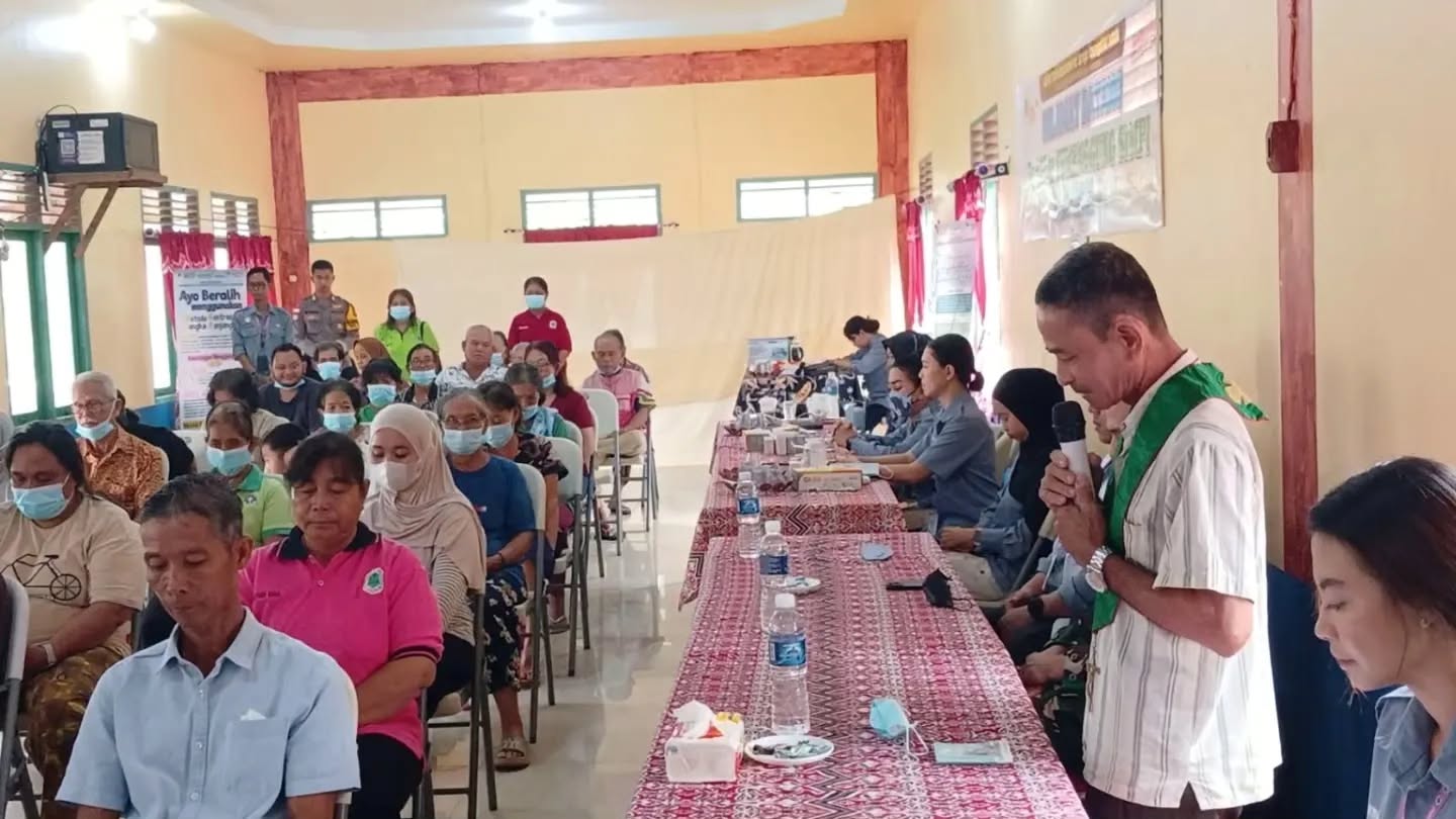 Satgas Yonarmed 13 Kostrad Gelar Pengobatan Gratis bagi Warga Perbatasan