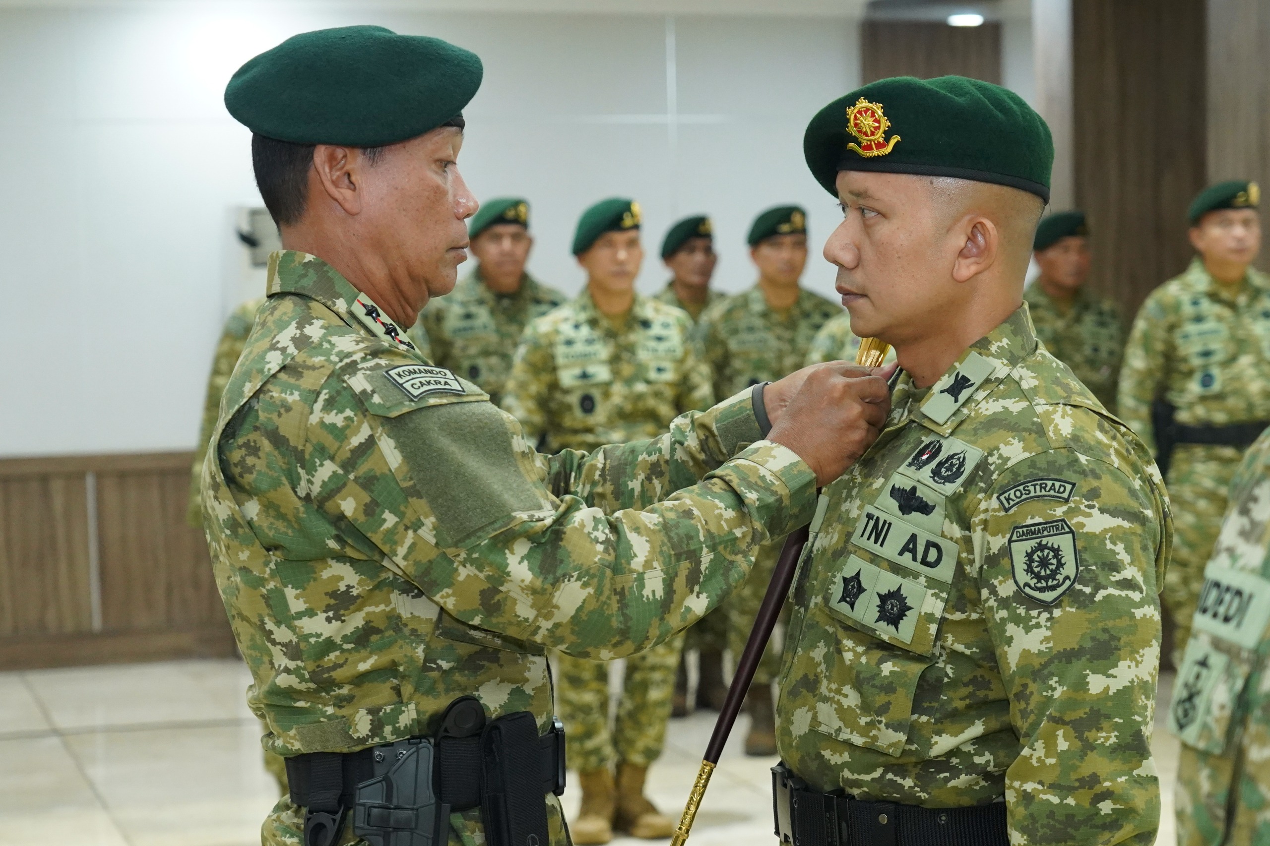 Pangkostrad Pimpin Upacara Kenaikan Pangkat dan Purna Tugas Personel Kostrad